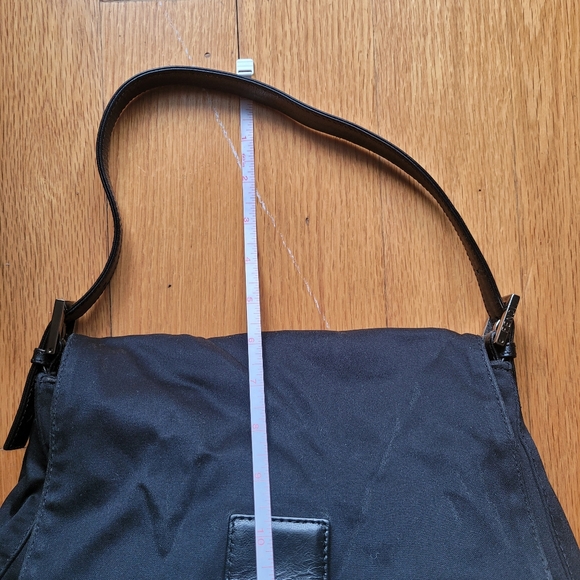 ❌️SOLD❌️ Authentic Vintage Fendi Shoulder Bag - Picture 4 of 16